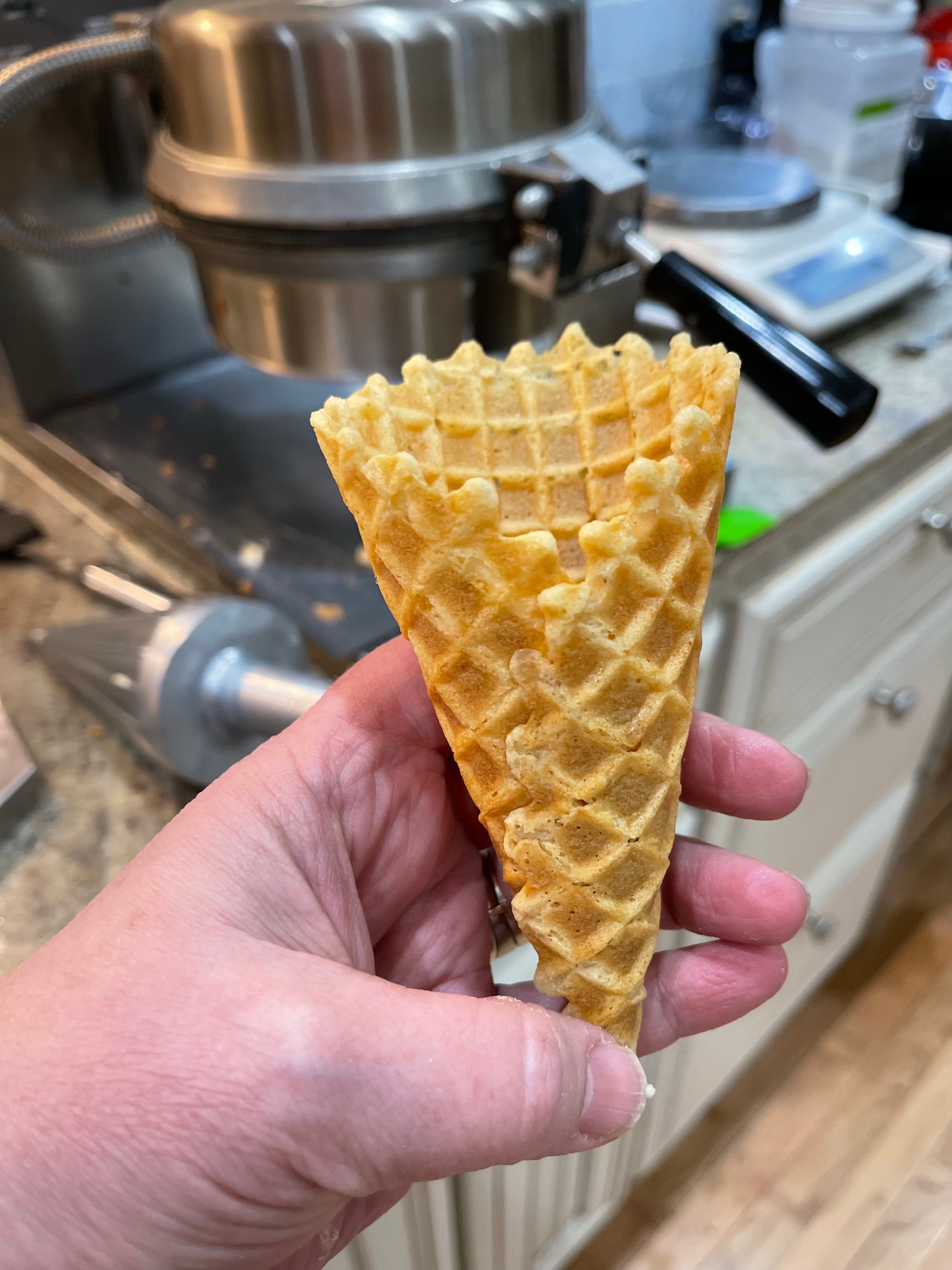 Light crispy sugar cones